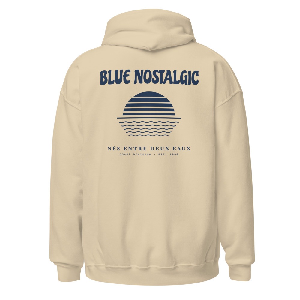Pull à capuche Soleil Blue Nostalgic sable, vu de dos : soleil couchant rayé sur les vagues, encre bleu marine